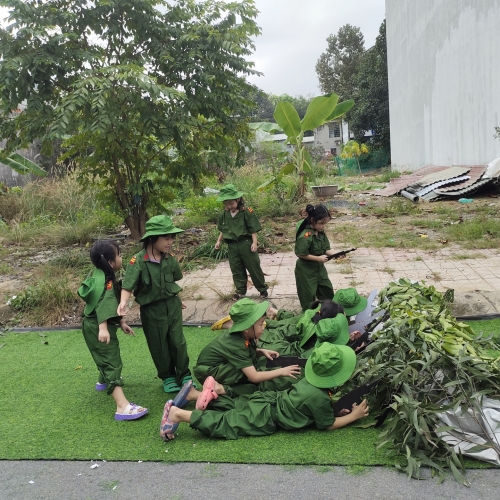 Diễn tập làm cô chú bộ đội cs2