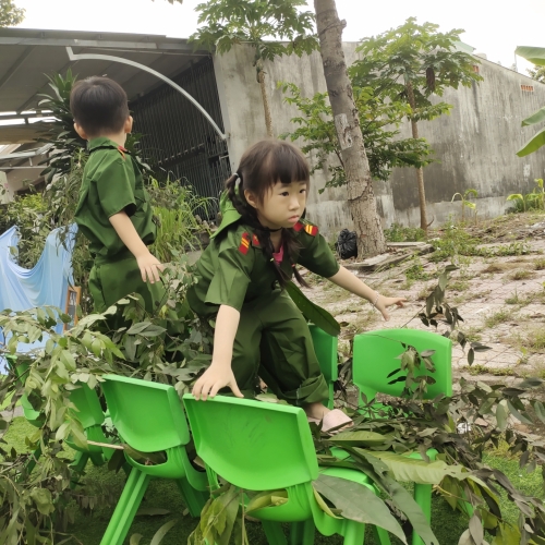 Diễn tập làm cô chú bộ đội cs2