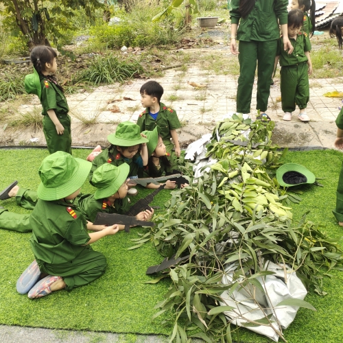 Diễn tập làm cô chú bộ đội cs2