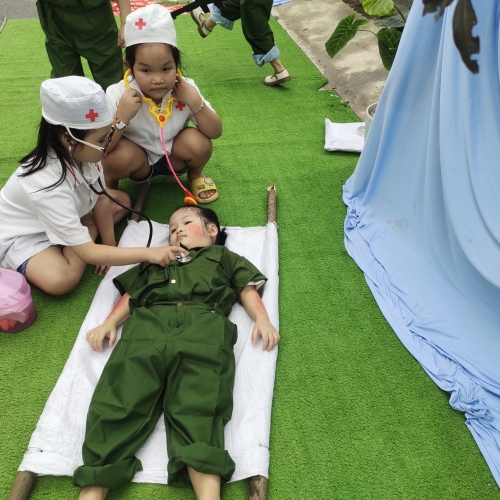 Diễn tập làm cô chú bộ đội cs2