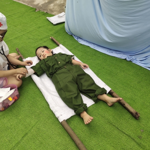 Diễn tập làm cô chú bộ đội cs2