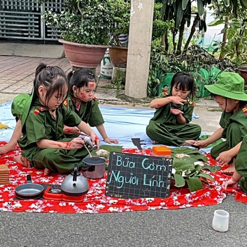 Diễn tập làm cô chú bộ đội cs2