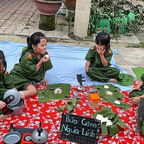 Diễn tập làm cô chú bộ đội cs2