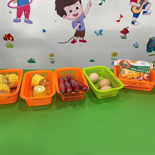 Bé học làm bánh cs4