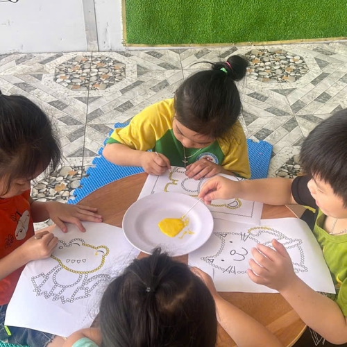 Vui học chấm màu lớp lá cs4