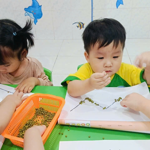 Làm thiệp tặng mẹ yêu