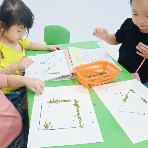 Làm thiệp tặng mẹ yêu