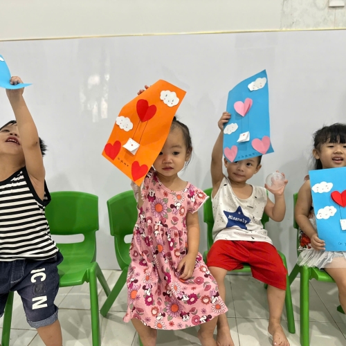 Làm thiệp tặng mẹ yêu