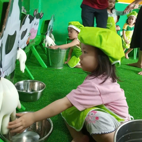 Trải Nghiệm Vắt Sữa Bò CS2