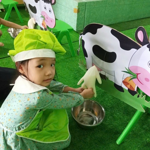 Trải Nghiệm Vắt Sữa Bò CS2