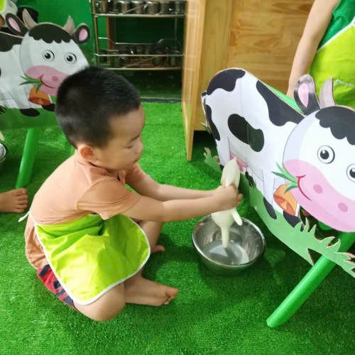 Trải Nghiệm Vắt Sữa Bò CS2