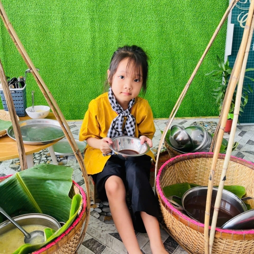 Trải nghiệm gánh chè tuổi thơ