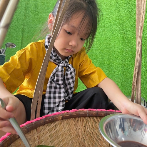 Trải nghiệm gánh chè tuổi thơ