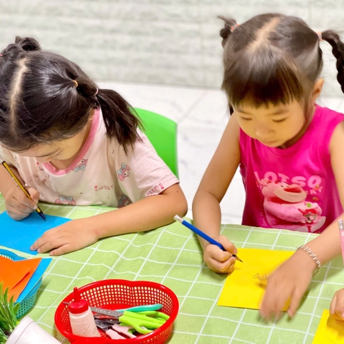 Tạo hình con chuồn chuồn