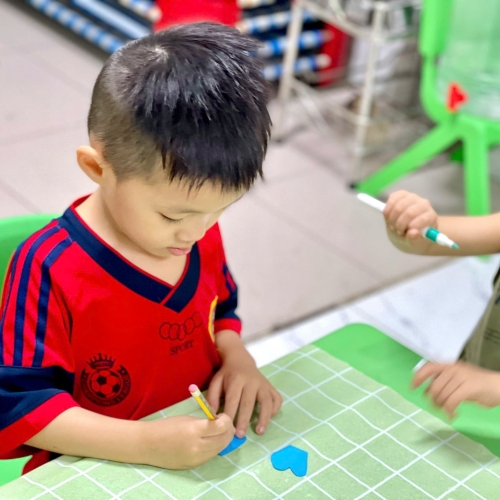 Tạo hình con chuồn chuồn