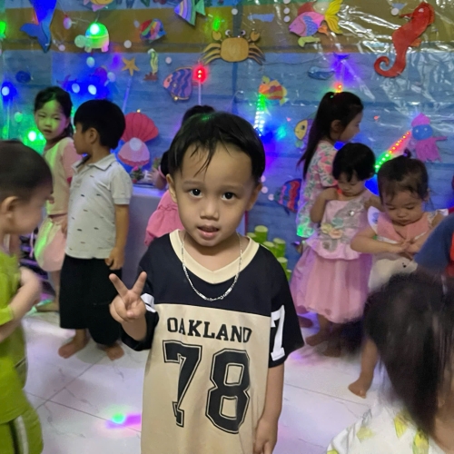 Du ngoạn Thủy cung lung linh