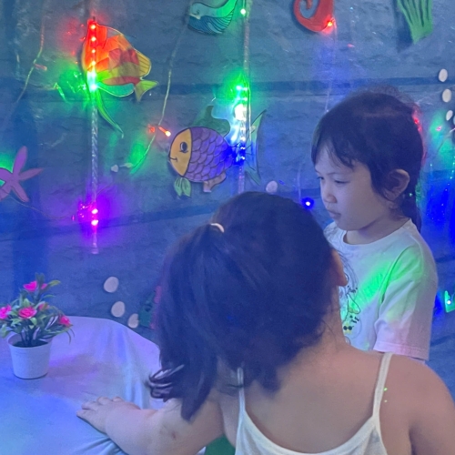 Du ngoạn Thủy cung lung linh