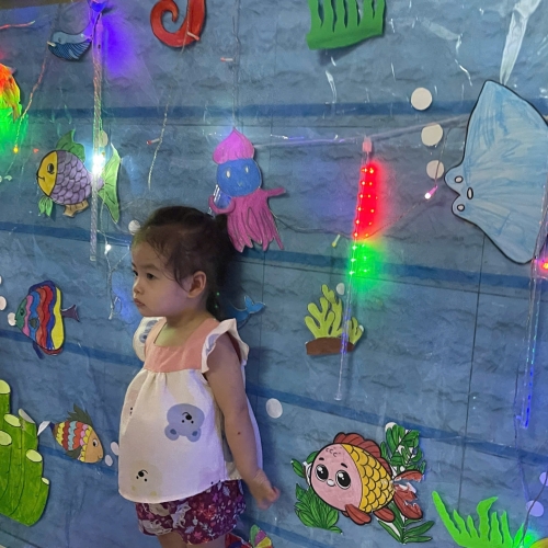 Du ngoạn Thủy cung lung linh