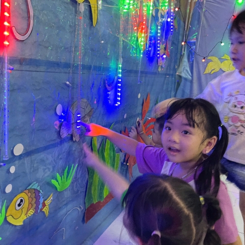 Du ngoạn Thủy cung lung linh